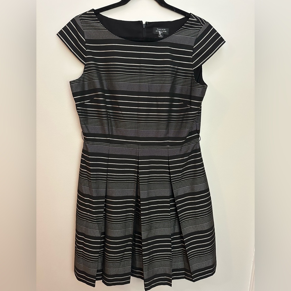 Tahari Vintage Black Silver Striped Dress Size 10P EUC